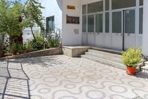 Espaço Comercial com 128 m² | Ideal para Gabinetes, Serviços ou Armazém | Casal Novo, Caneças