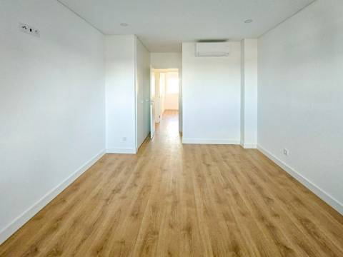 Apartamento Novo T3 com Garagem em Paradela, Santo António dos Cavaleiros