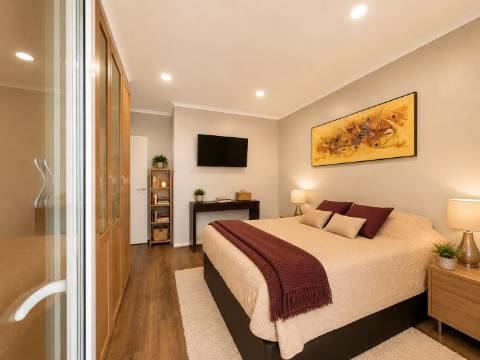 Apartamento T4 Remodelado em Oeiras | 134 m² | Vista Rio | Ar Condicionado | Pronto a Habitar