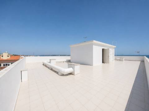 Apartamento T4 Remodelado em Oeiras | 134 m² | Vista Rio | Ar Condicionado | Pronto a Habitar