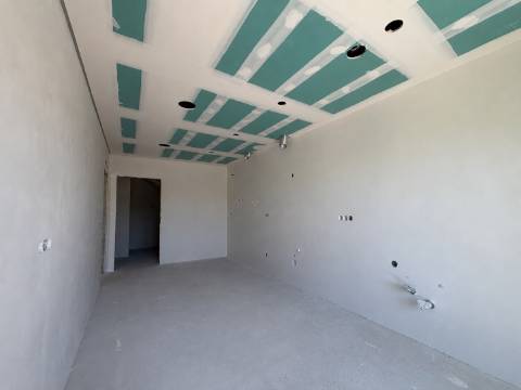 Moradia Geminada T4 com piscina em Fernão Ferro