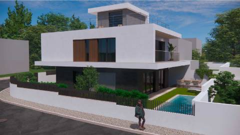 Terreno com Projeto Aprovado para Construção de Moradia T4 | Licença de Construção Paga | Famões | Odivelas