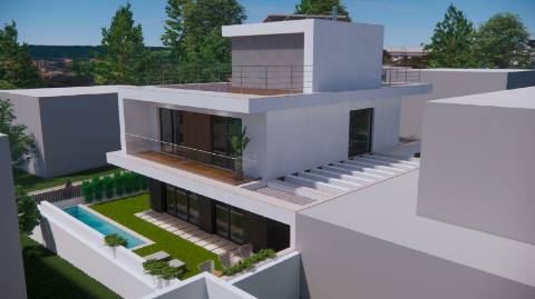 Terreno com Projeto Aprovado para Construção de Moradia T4 | Licença de Construção Paga | Famões | Odivelas