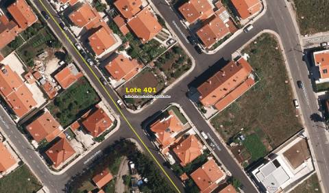 Terreno com Projeto Aprovado para Construção de Moradia T4 | Licença de Construção Paga | Famões | Odivelas