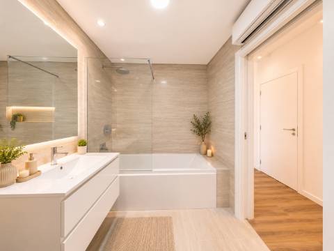 Elegante Apartamento T3 localizado no Centro de Caneças
