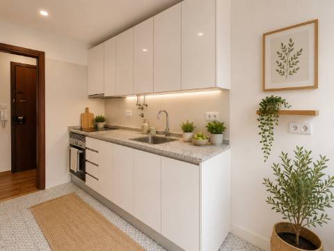 T2 Remodelado no Centro de Odivelas | Excelente Luminosidade | Cozinha Equipada | Disponível Imediatamente