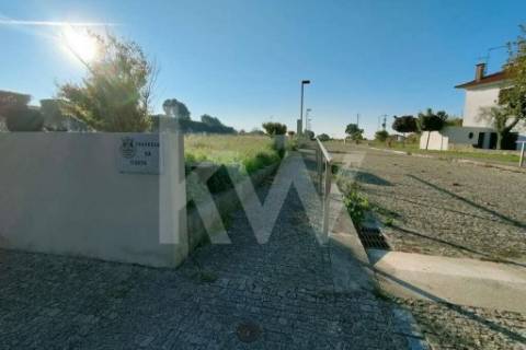 Lote totalmente infraestruturado em Moledo (S.ª Pé da Cruz)