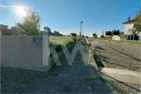 Lote totalmente infraestruturado em Moledo (S.ª Pé da Cruz)