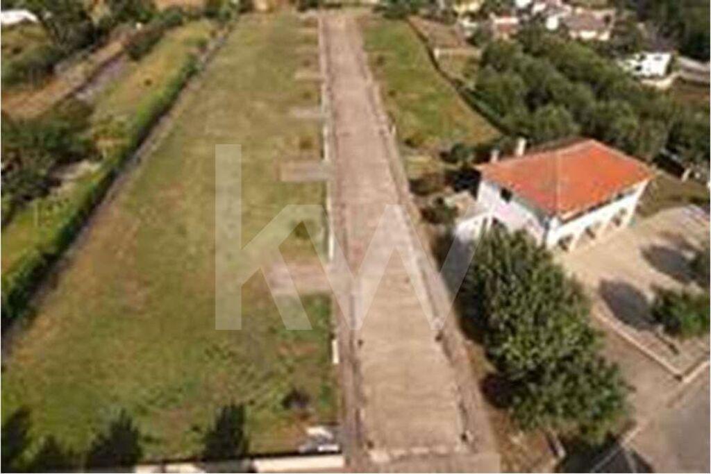 Lote totalmente infraestruturado em Moledo (S.ª Pé da Cruz)