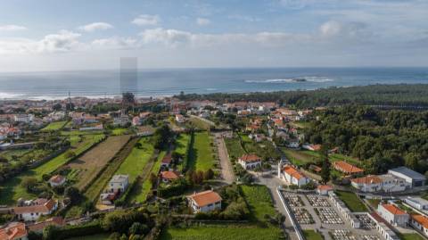 Lote totalmente infraestruturado em Moledo (S.ª Pé da Cruz)