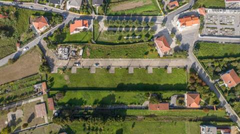 Lote totalmente infraestruturado em Moledo (S.ª Pé da Cruz)