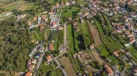 Lote totalmente infraestruturado em Moledo (S.ª Pé da Cruz)