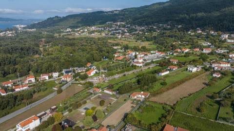 Lote totalmente infraestruturado em Moledo (S.ª Pé da Cruz)