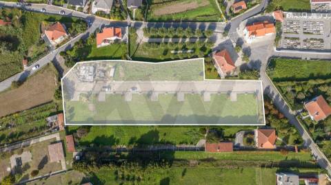 Lote totalmente infraestruturado em Moledo (S.ª Pé da Cruz)