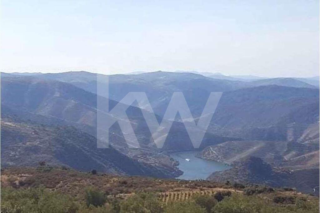**Terreno rústico com vista rio em Seixas, Vila Nova de Foz Côa**