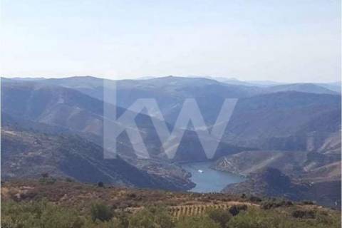 **Terreno rústico com vista rio em Seixas, Vila Nova de Foz Côa**
