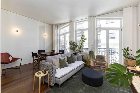 Apartamento no Bonfim com Varanda, 2 quartos e Localização Estratégica entre a Baixa e Campanhã