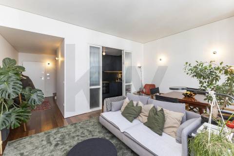 Apartamento no Bonfim com Varanda, 2 quartos e Localização Estratégica entre a Baixa e Campanhã