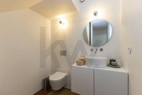 Apartamento no Bonfim com Varanda, 2 quartos e Localização Estratégica entre a Baixa e Campanhã