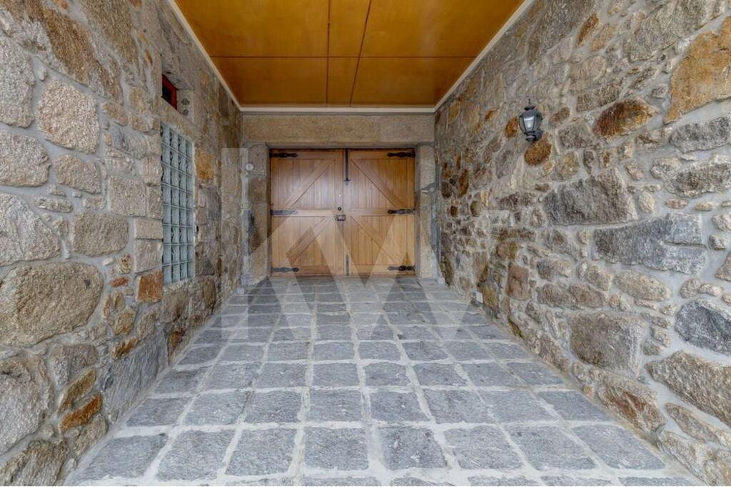 Quinta T4 com piscina, ringue de futebol (quase 20.000M2) em Navarra - Braga