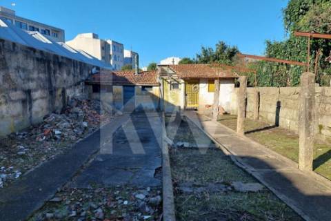 Terreno urbano com 378 m2 | Av. do Conde, S.M.Infesta | viabilidade prédio 5 andares