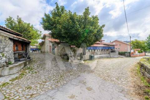 Propriedade Nariz do Mundo ( Restaurante, Residencial e Habitação) em Moscoso, Cabeceiras de Basto