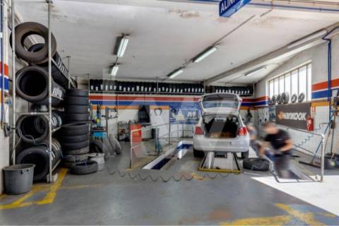 Stand e Oficina - EN 222 - Avintes - V.N.Gaia