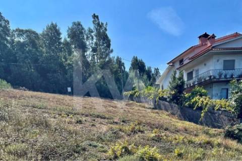 LOTE TERRENO URBANO COM 600 M2 LOCALIZADO EM MACINHATA DA SEIXA (OLIVEIRA DE AZEMÉIS)
