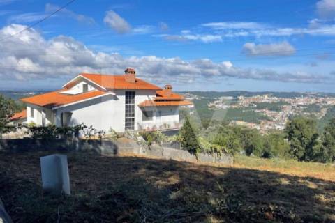 LOTE TERRENO URBANO COM 600 M2 LOCALIZADO EM MACINHATA DA SEIXA (OLIVEIRA DE AZEMÉIS)