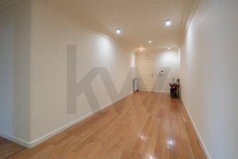 Apartamento T5 de prestígio com garagem na Casa da Música, Porto