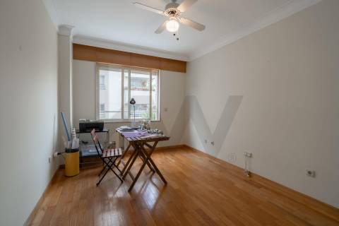 Apartamento T5 de prestígio com garagem na Casa da Música, Porto
