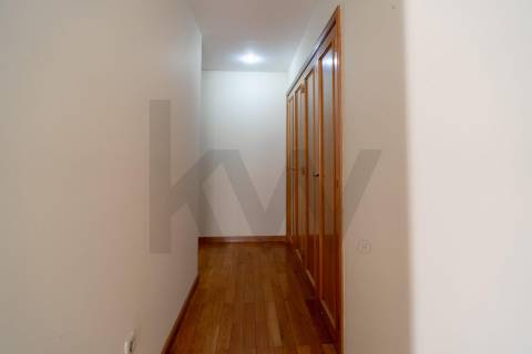 Apartamento T5 de prestígio com garagem na Casa da Música, Porto