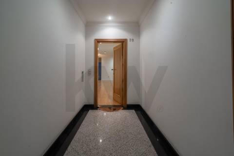 Apartamento T5 de prestígio com garagem na Casa da Música, Porto