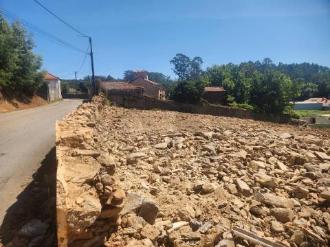 Terreno para construção em LOUROSA com PIP aprovado para 14 Moradias