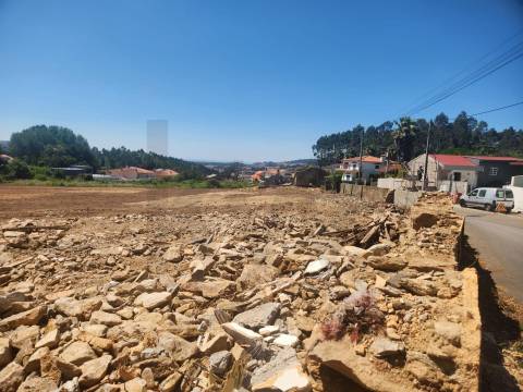 Terreno para construção em LOUROSA com PIP aprovado para 14 Moradias