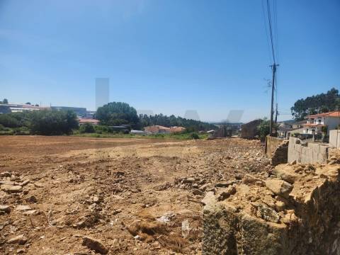 Terreno para construção em LOUROSA com PIP aprovado para 14 Moradias