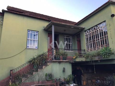 Quinta Histórica Anos 30. Tradicional com Eira, Espigueiro e Celeiro. Reabilitar/Investir