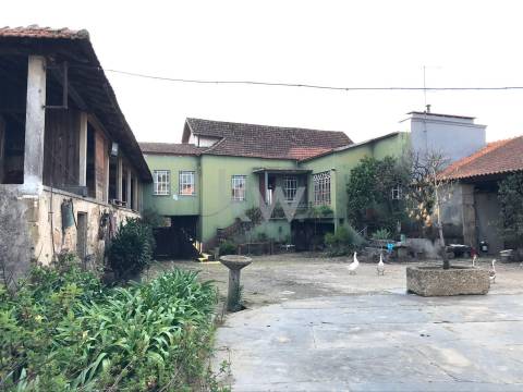 Quinta Histórica Anos 30. Tradicional com Eira, Espigueiro e Celeiro. Reabilitar/Investir