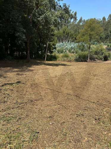 FANTÁSTICO LOTE PARA CONSTRUÇÃO COM 1.100 M2 EM ESPINHO