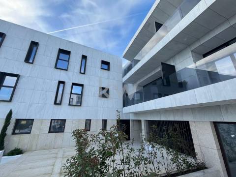  APARTAMENTO T3 de 2 frentes junto ao Rio