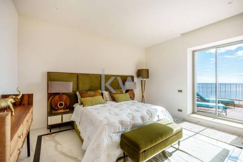 Moradia Icónica à Beira-Mar com Vista Panorâmica e Acesso Direto à Praia – Lagos, Algarve