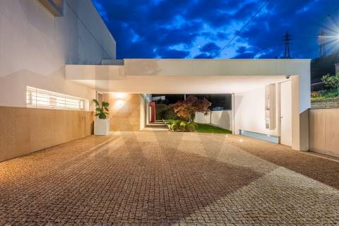 Moradia de Luxo T4 com 746m2 de Área no Parque Natural das Sete Fontes em S. Victor, Braga
