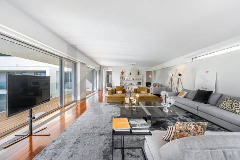 Moradia de Luxo T4 com 746m2 de Área no Parque Natural das Sete Fontes em S. Victor, Braga
