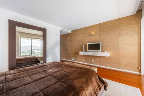 Moradia de Luxo T4 com 746m2 de Área no Parque Natural das Sete Fontes em S. Victor, Braga