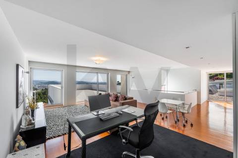 Moradia de Luxo T4 com 746m2 de Área no Parque Natural das Sete Fontes em S. Victor, Braga