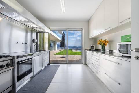 Moradia de Luxo T4 com 746m2 de Área no Parque Natural das Sete Fontes em S. Victor, Braga