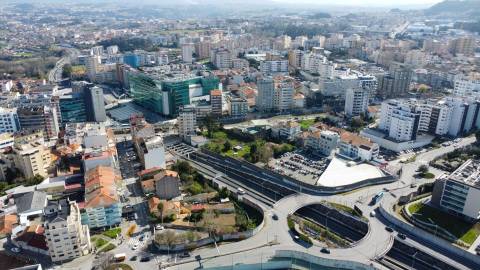 Moradia T4 no coração de Vila Nova de Gaia – Junto ao Largo dos Aviadores