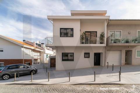 Moradia T4 no coração de Vila Nova de Gaia – Junto ao Largo dos Aviadores