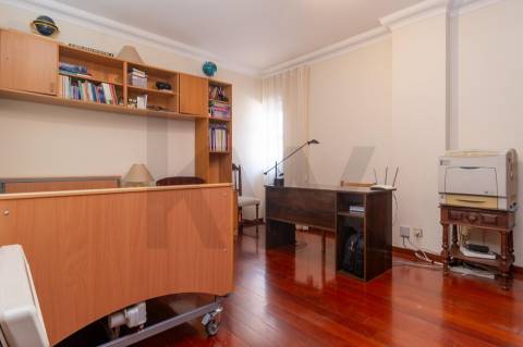 Moradia T4 no coração de Vila Nova de Gaia – Junto ao Largo dos Aviadores