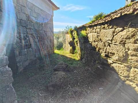 Quintinha com moradia para restauro - Covas - Vila Nova de Cerveira
